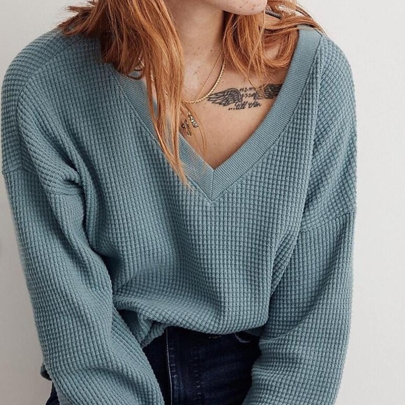 Madewell Cotton Blend Waffle Knit V-Neck Long Sleeve Sweater - Picture 3 of 7